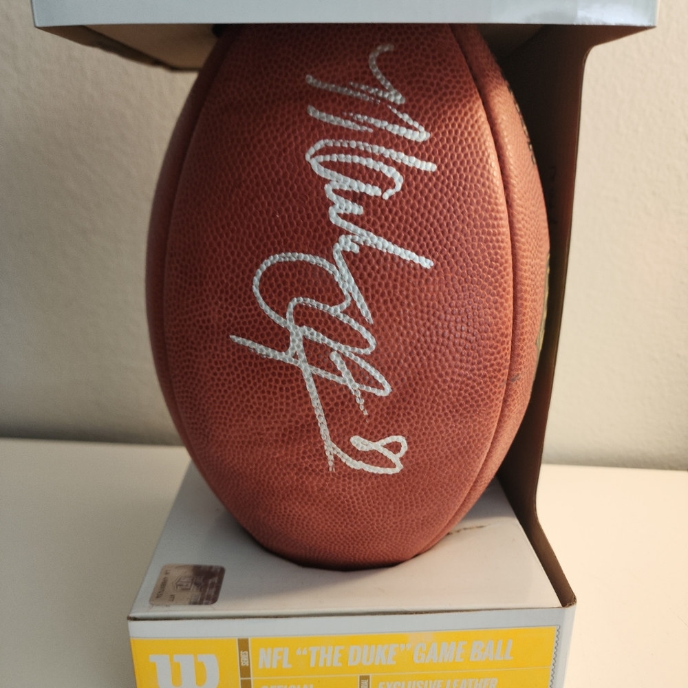 New Wilson The Duke Official NFL Auth. Game Ball F1100 signed by Mark Clayton - Picture 2 of 6